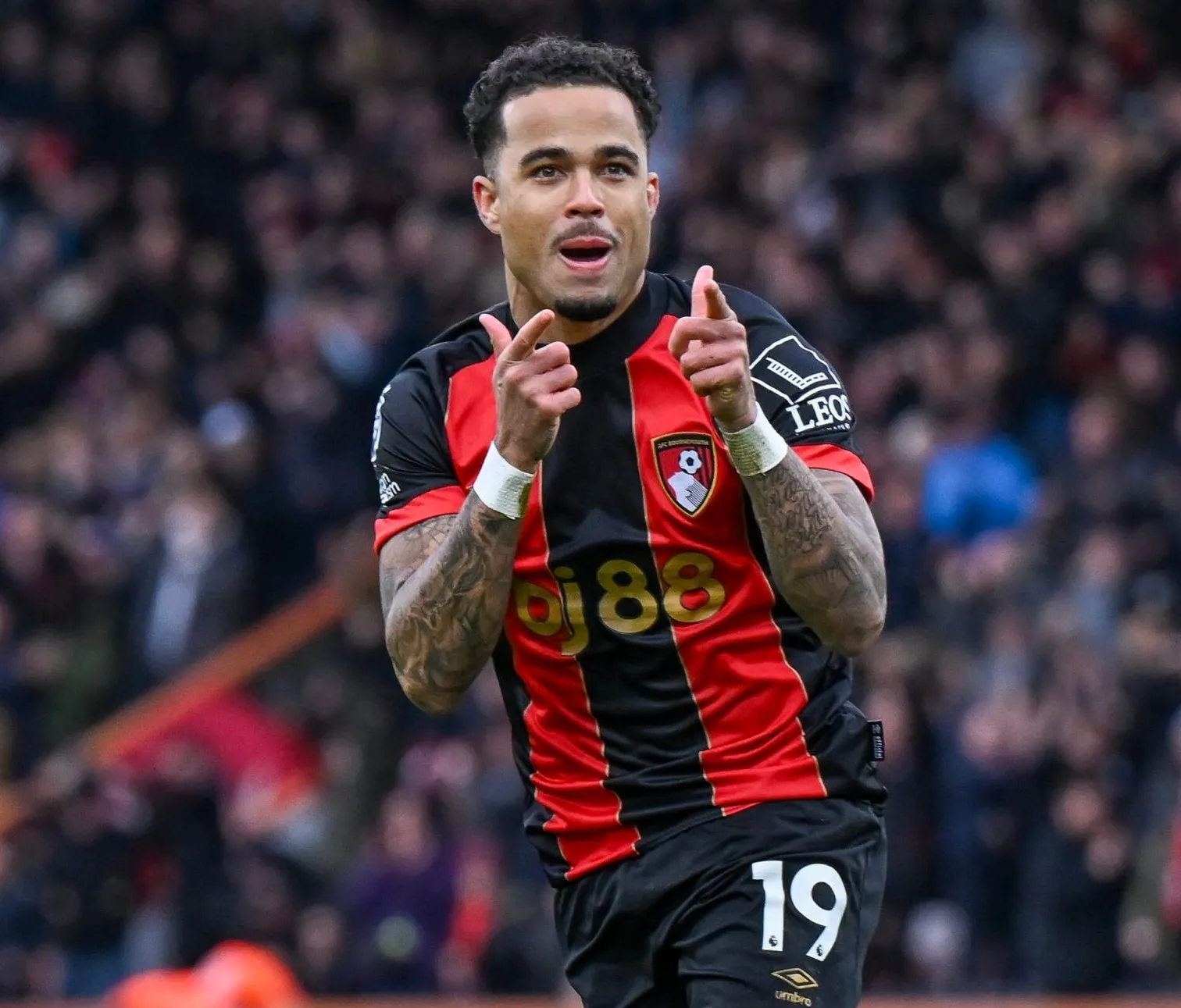 kpl投注平台 -转会期圣安东尼奥马刺外线爆发：社区盾节点到来，赛场秩序良好，临场指挥获称赞(06达拉斯小牛队圣安东尼奥马刺第三场)