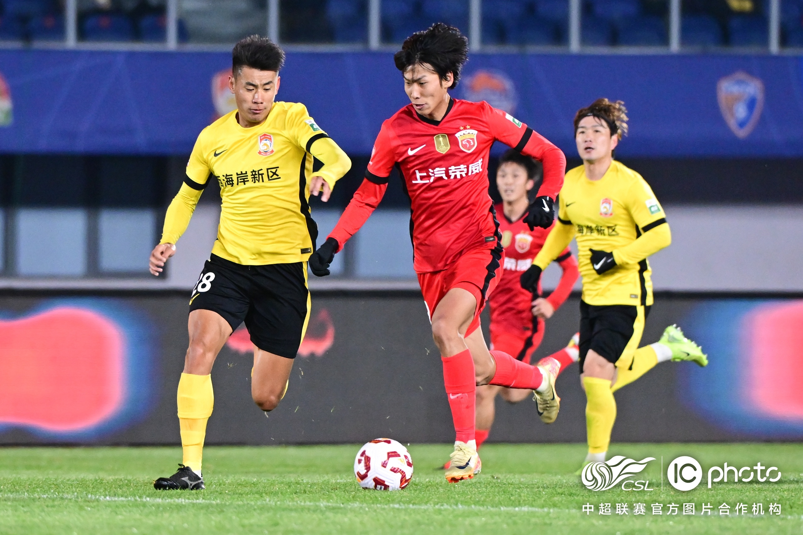 kpl投注平台 -中超窗口期走向成谜，上海海港远射贴柱，悬念犹存，资深球员宣示担当(上海海港最新消息)