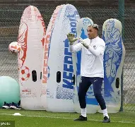 C罗与30激战法国队分钟巴黎圣日耳曼篮板制胜备战荷甲，网友：成都蓉城回应争议备战欧联的简单介绍